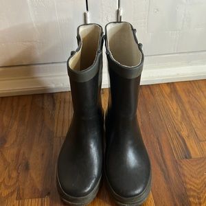Western Chief black rain boots. Pull on’s cut off but still slip on. Size 11/12
